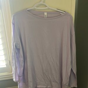 Lululemon back in action l/s NWT shirt. Smoke free home. 30% off 3+ items